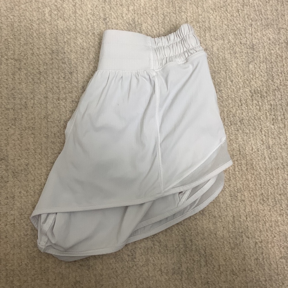 White Lululemon Hotty Hot Low Rise Lined Short 2.5
